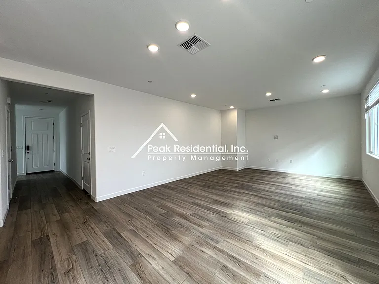 5218 Senesta Cir — Photo 3