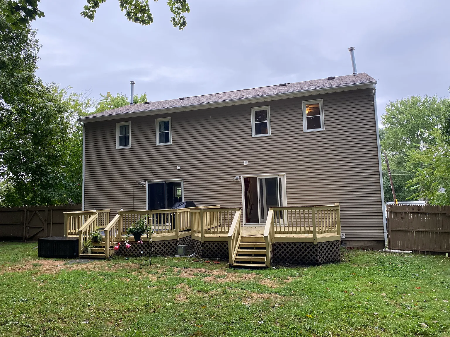 2 bed, 1.5 bath, 2332 sqft, $2,500 — Photo 2