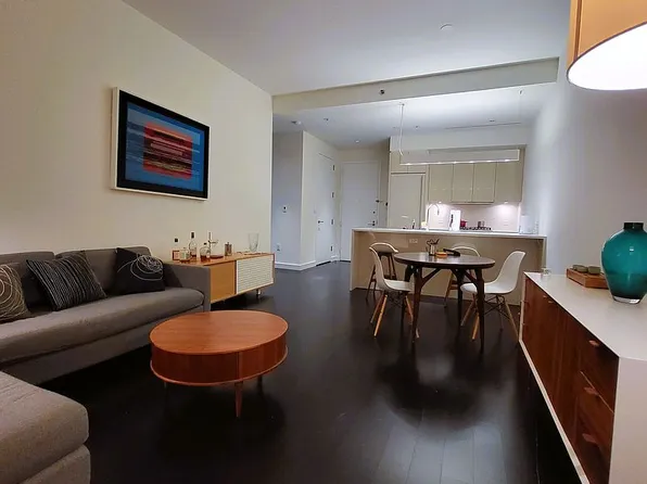 300 E 23rd St APT 3C, New York, NY 10010