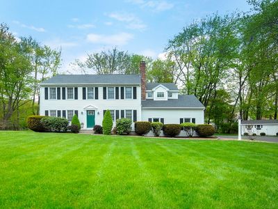 2 Blackthorne Cir, Hopkinton, MA, 01748