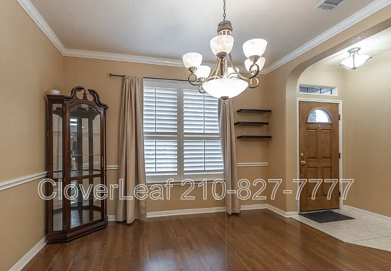 22714 Sabine Smt — Photo 9