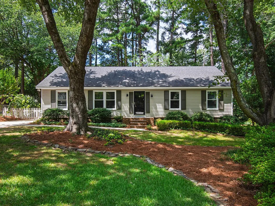 5933 Crepe Myrtle Ct