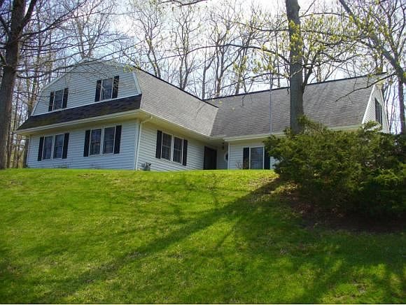 1st image of 7 Midwood Dr