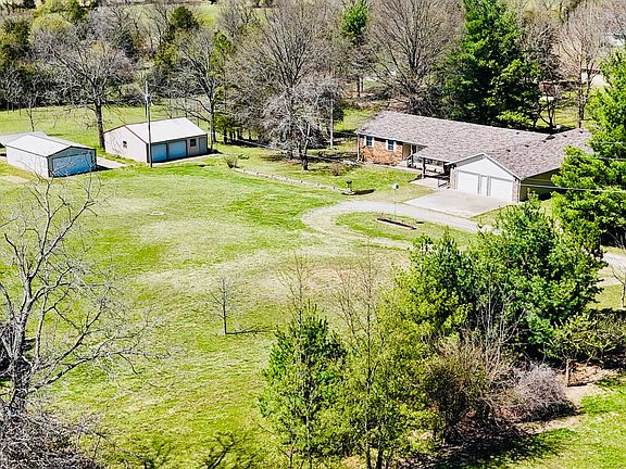 4th image of 19191 Farm Road 1120