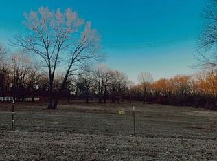 8205 Glory Ln, Carthage, MO 64836