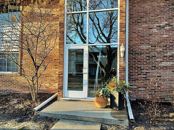 3rd image of 512 Birch Tree Ln