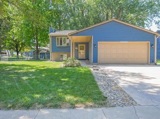 2101 S Fox Trl, Sioux Falls, SD 57103