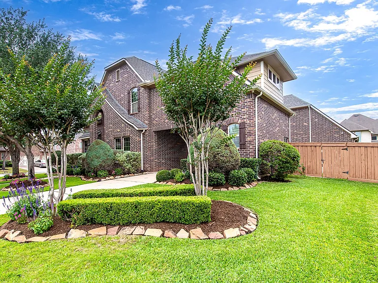 17430 Aberdeenshire Dr — Photo 3