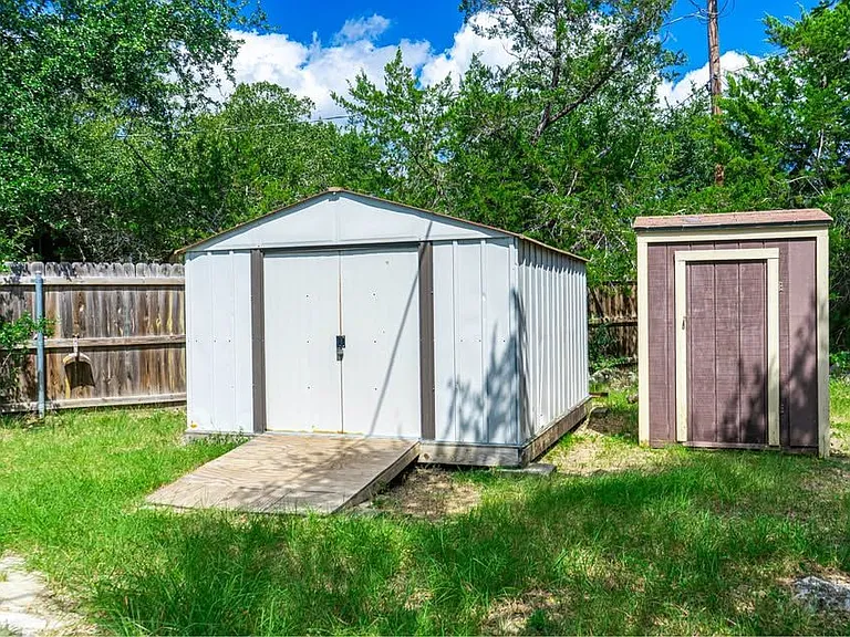 381 Timberline Trl — Photo 3