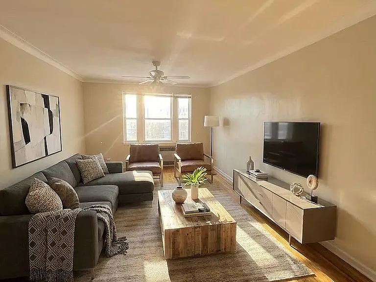 140-30 Ash Ave #3B — Photo 1