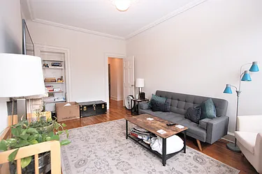 Rented by R New York