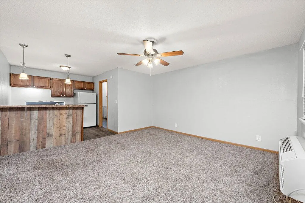 Valley Apartments — Photo 2