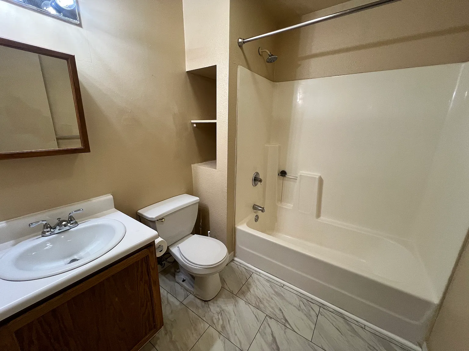 2 bed, 815 sqft, $795 — Photo 3