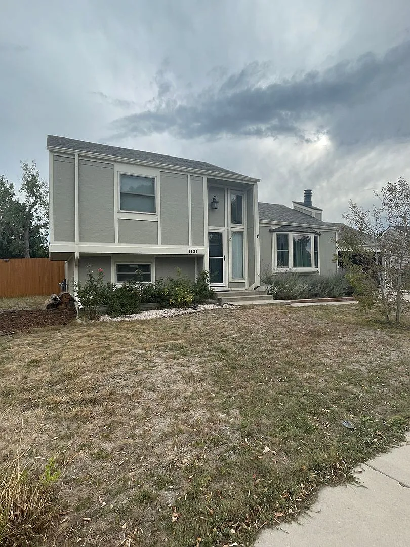 3 Bedroom 2 Bathroom Home Available Now!! — Photo 1