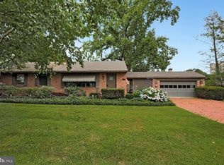 90 Farm Ln, Chambersburg, PA 17202