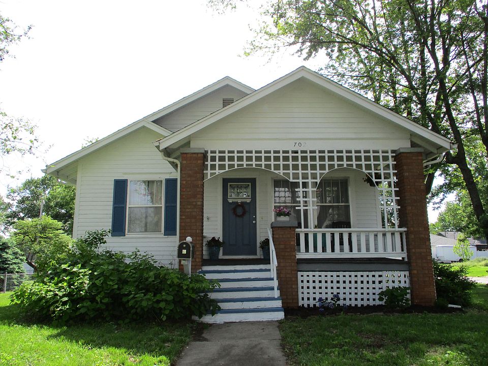 1st image of 702 N Odell Ave