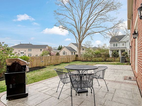 4th image of 8503 Ashgrove Plantation Cir