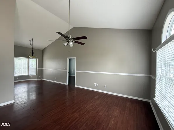 101 Thompson Dr, Selma, NC 27576