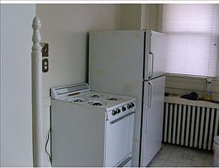 2nd image of 2759 Glenmawr St