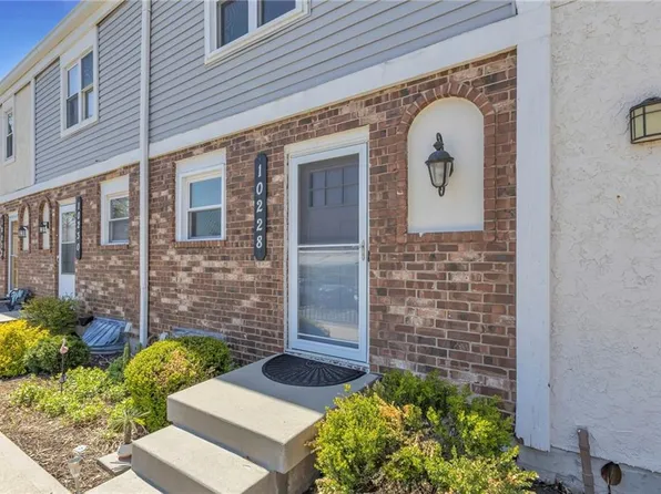 10228 W 96th St, Overland Park, KS 66212