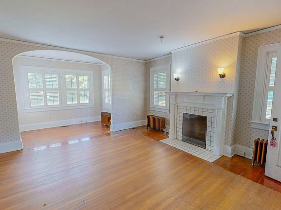 2nd image of 208 Forestwood Dr