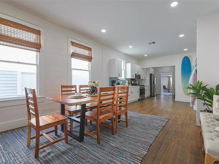 2912 Avenue R — Photo 8