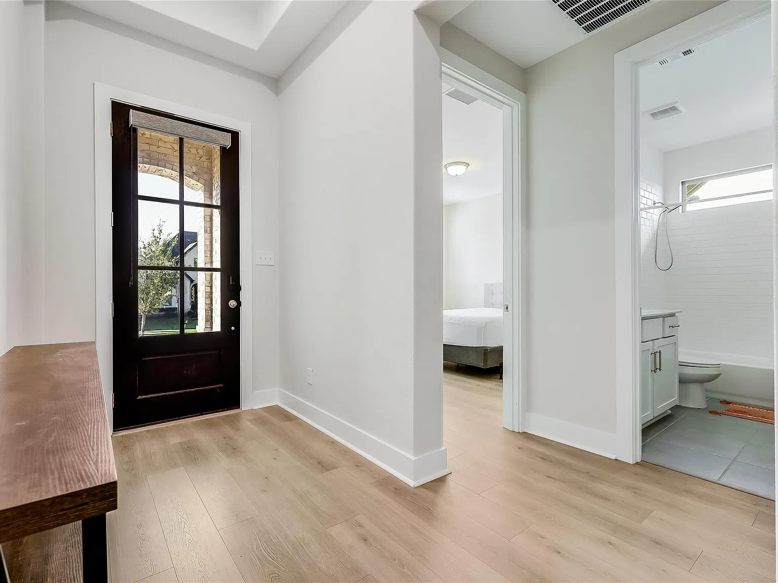 4 bed, 3.0 bath, 2311 sqft, $2,700 — Photo 3