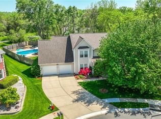 1613 NE Scarborough Dr, Blue Springs, MO 64014