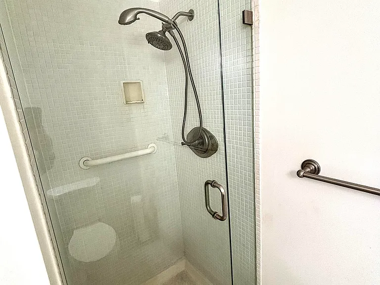 185 Valencia Dr #H — Photo 20