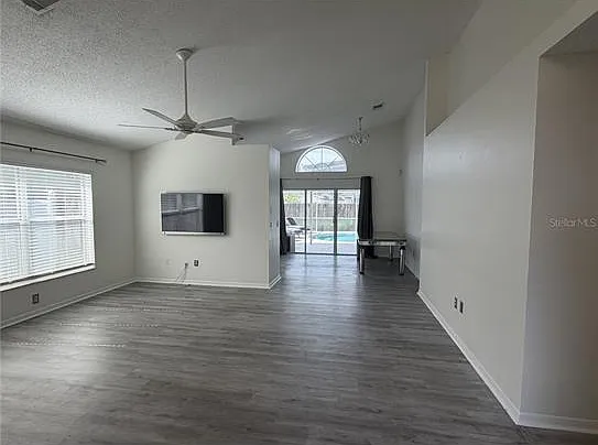 3 bed, 2.0 bath, 1180 sqft, $2,750 — Photo 4