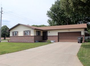 404 Johnson Dr, Grand Island, NE 68803