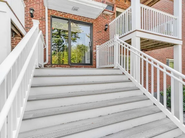 624 Boston Post Rd E APT 35, Marlborough, MA 01752