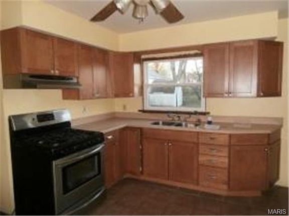 2nd image of 9528 W Milton Ave