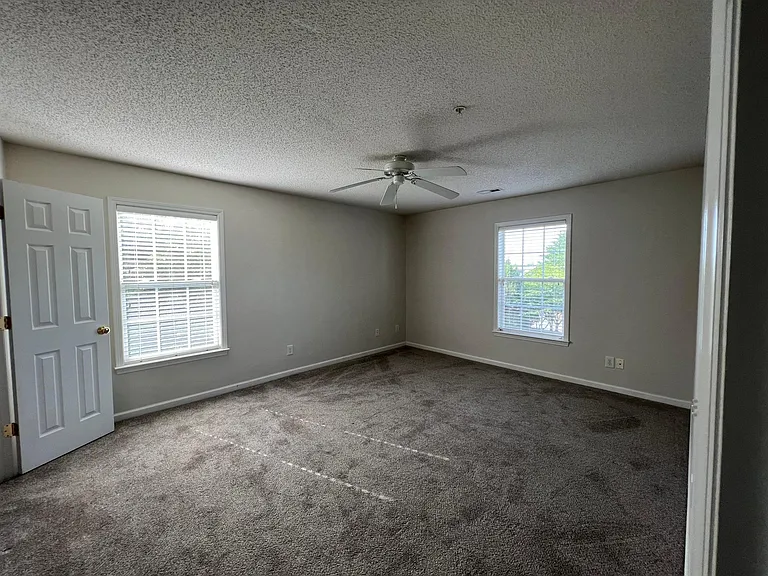 933 Scholastic Ct — Photo 13