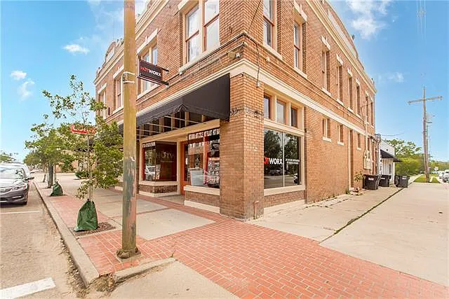 221 W Thomas St #A — Photo 14