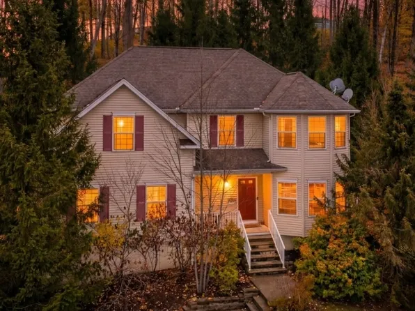9 Poplar Ct, Allamuchy Twp., NJ 07840