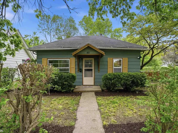 811 S 5th St, Fairfield, IA 52556