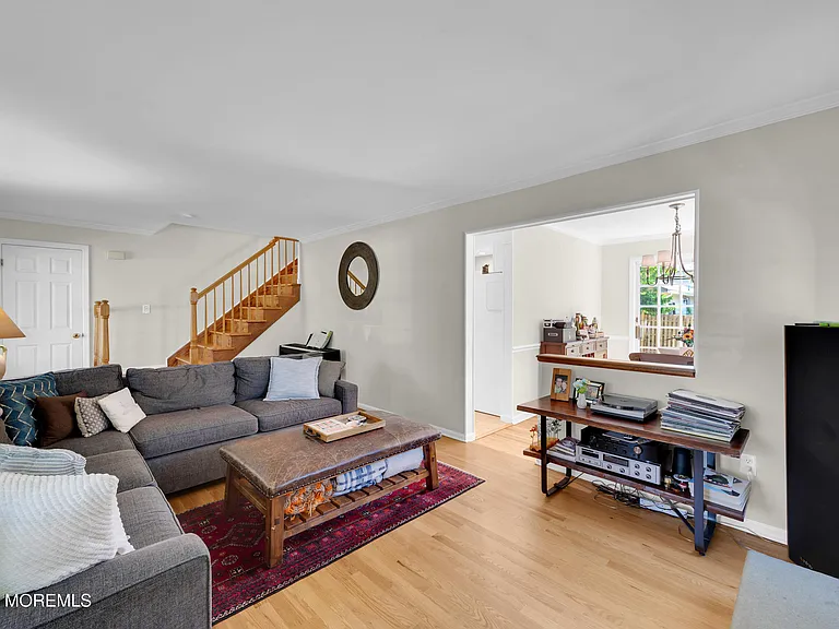 402 Morgan Pkwy — Photo 11