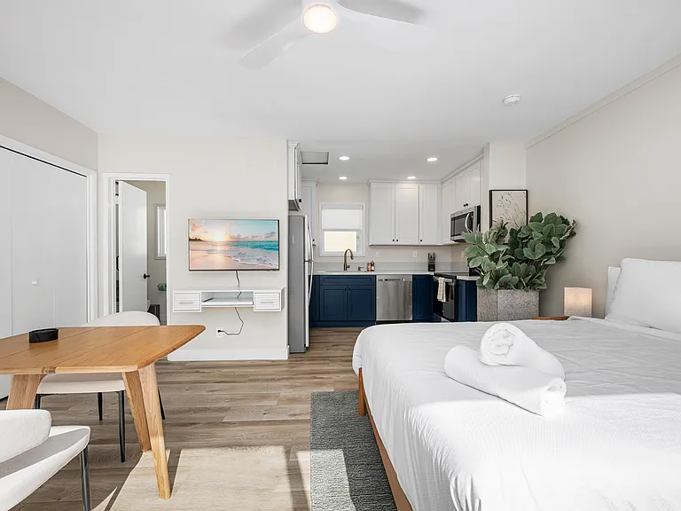 1211 Seal Way #C — Photo 19