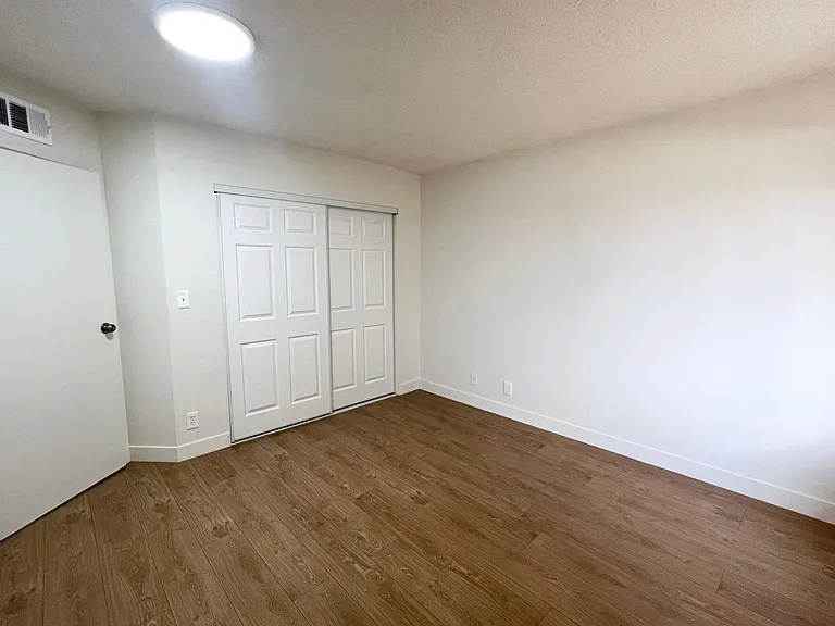 6456 Hazeltine Ave #6 — Photo 15