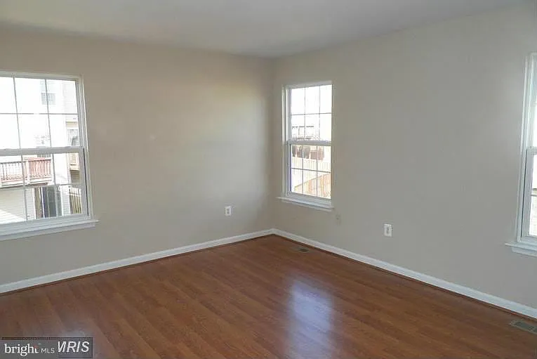 434 Lilac Ter NE — Photo 10