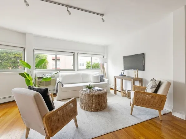 348 Franklin St APT 3A, Cambridge, MA 02139
