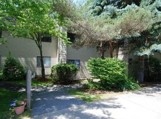 80 Bayberry Ln, South Burlington, VT 05403