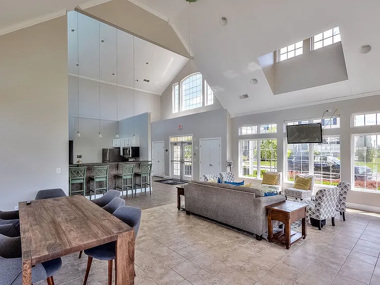 7236 Colonial Affair Dr — Photo 43