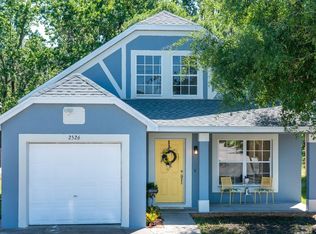 2526 Woods Edge Cir, Orlando, FL 32817