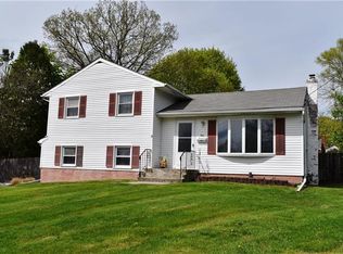 1 President Ct, New Windsor, NY 12553