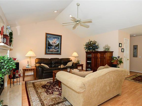 5th image of 205 Church View Dr