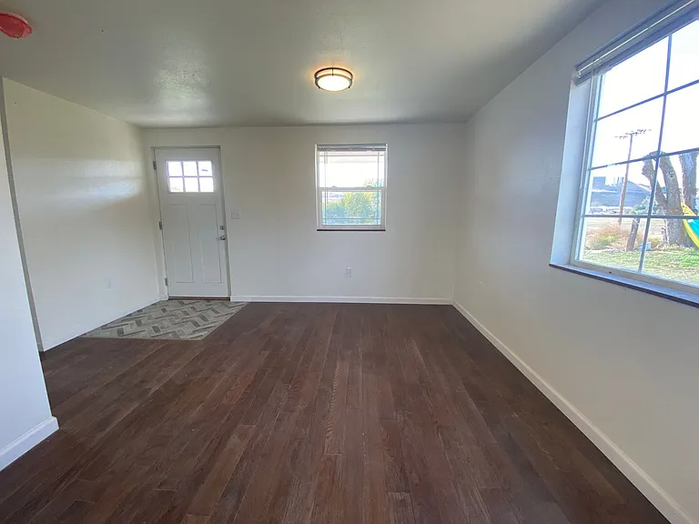 9984 NE Road 23 — Photo 5