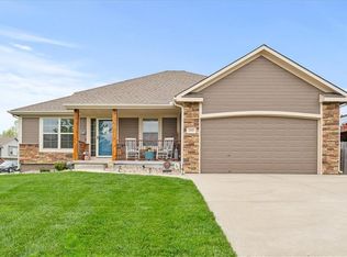 212 NE Hannah Ct, Grain Valley, MO 64029