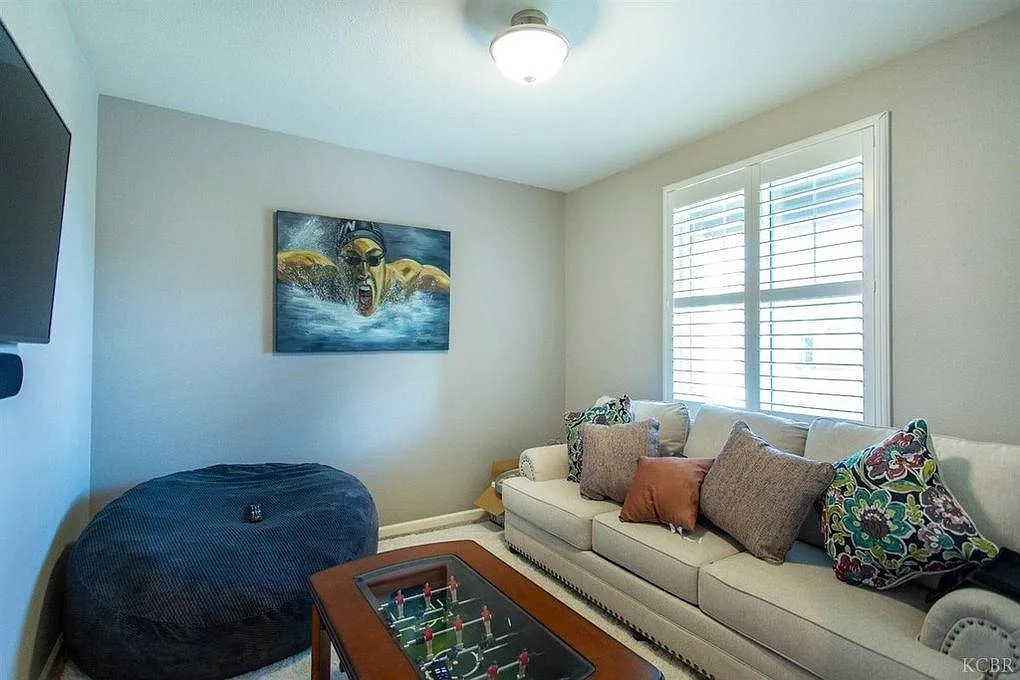 6616 E Atchison St — Photo 4